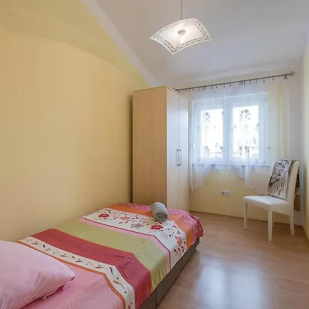 公寓 Two-bedroom In 沃德年